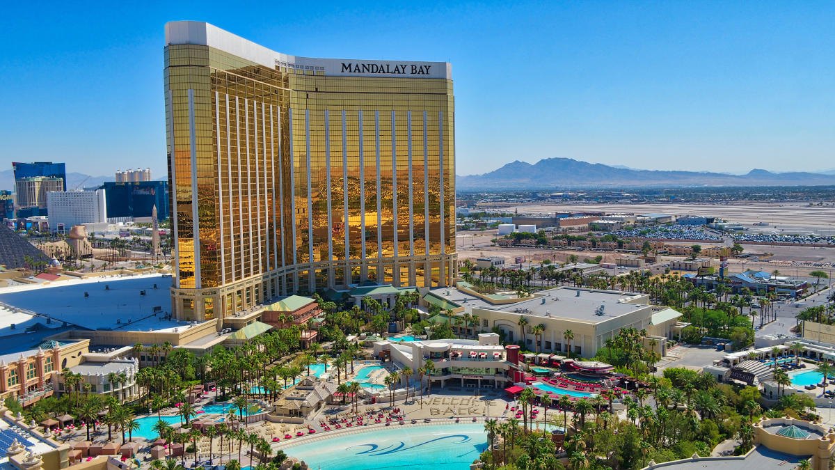 original_mandalay_bay_beach___welcome_back_21_87D075A9-AD9F-4D8E-2962A36D435CA546-87d074930593b52